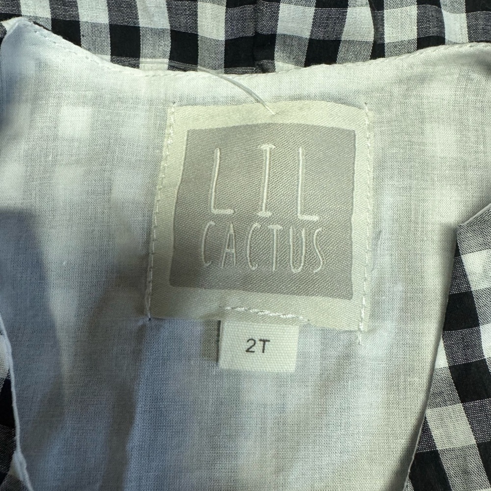 NWT Black Gingham Farm animals & barn Shortalls SZ 2T - Picture 3 of 6